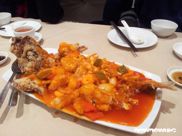 Sweet and sour deep-fried rock cod (松鼠石斑).